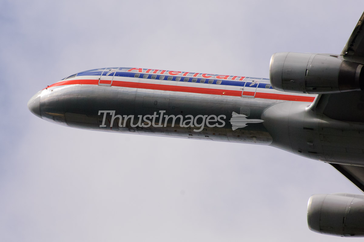 Boeing 757-223 N696AN / 5DP (cn 26976/627)